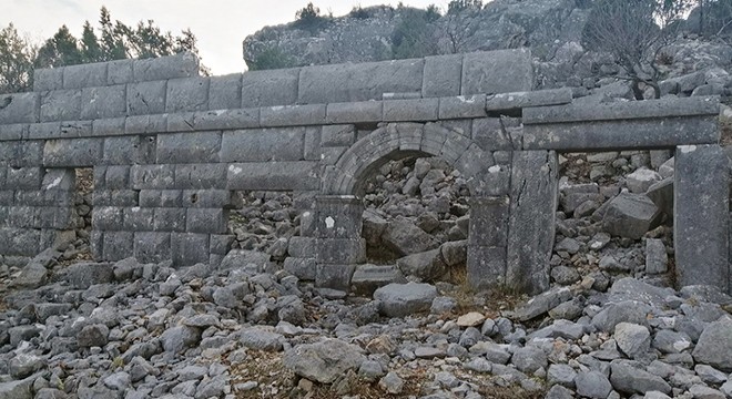 Antik kent Milyos'ta temizlik