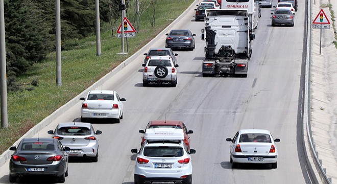 Burdur'da tatil dönüşü trafik yoğunluğu