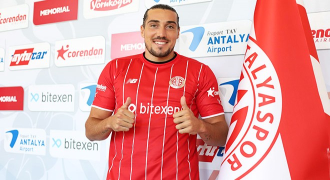 Enzo Crivelli, Antalyaspor'a imzayı attı