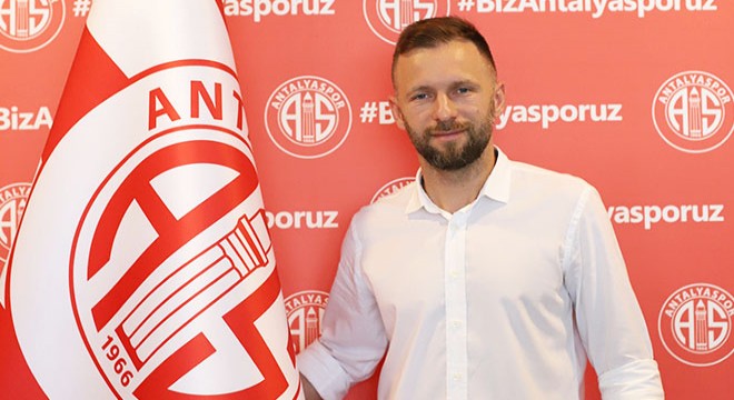 Hakan Özmert 1 yıl daha Antalyaspor'da