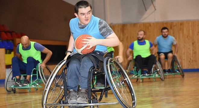Isparta'ya tekerlekli sandalye basketbol takımı