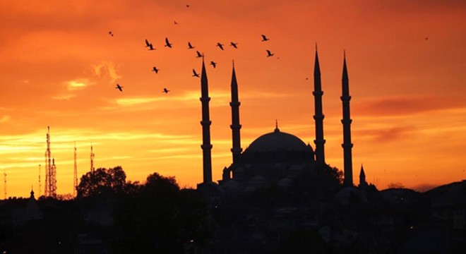 İstanbul'da sabah ezanına 'mesai' ayarı