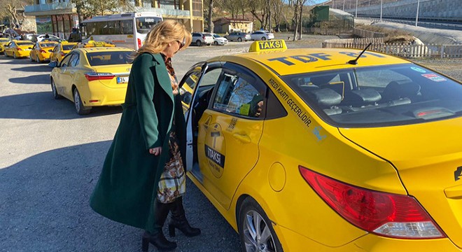 İstanbul'daki kadın taksi şoförleri bir araya geldi