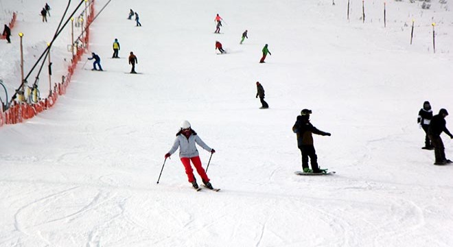Kartalkaya'da hafta sonunda kayak keyfi
