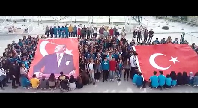 Lise öğrencileri Mehmetçik için dua etti