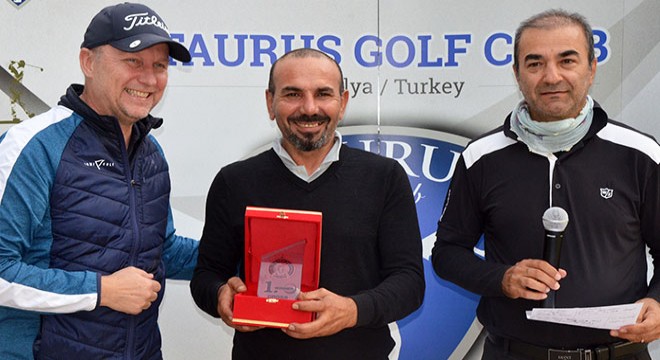 Mahmut Var Golf Turnuvası'nda şampiyon Recep Turan