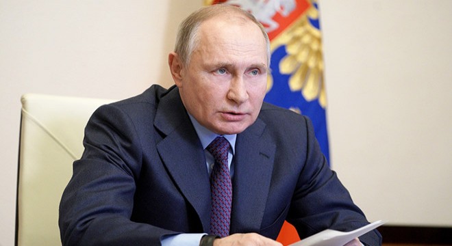 Putin 2036'ya kadar başkan olma kararını imzaladı