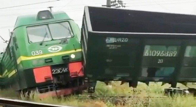 Rusya’da iki tren çarpıştı