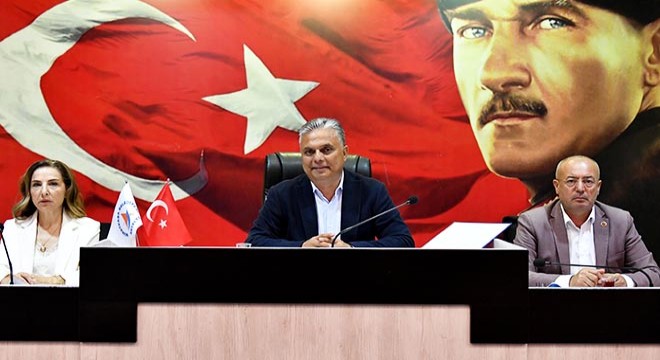 'Deniz Baykal' adı memleketi Antalya'da spor kompleksine verildi