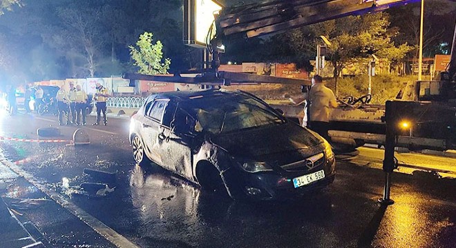 Kaldırıma çıkarak devrildi: 1 yaralı