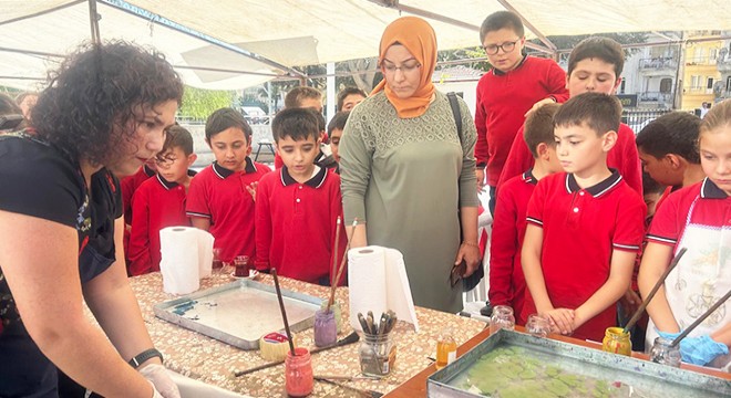 AÜ GSF'den okullarda sanat dersi