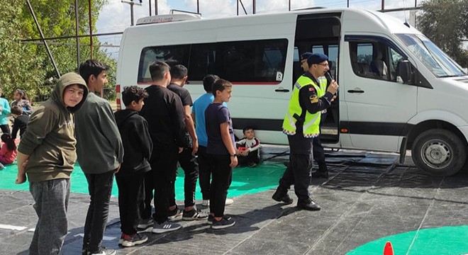 Aksu'da öğrencilere trafik eğitimi