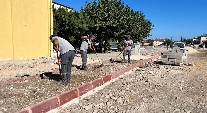 Antalya Kemer'de yol ve kaldırım çalışmaları