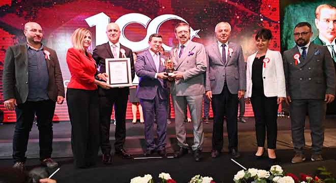 Antalya Kütüphanesi ilk ödülünü aldı