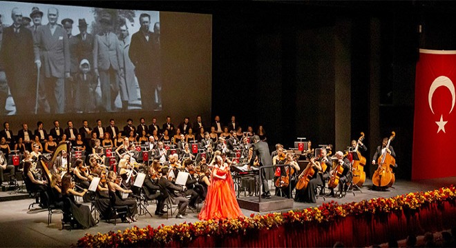 Antalya Opera'da 'Cumhuriyet' coşkusu