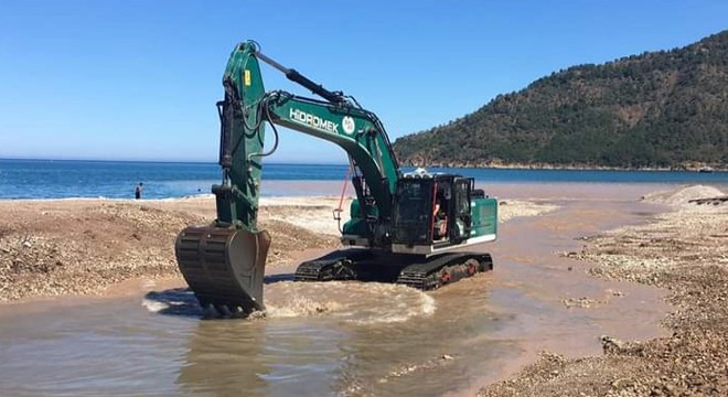 Antalya Sarıkavak Deresi temizlendi