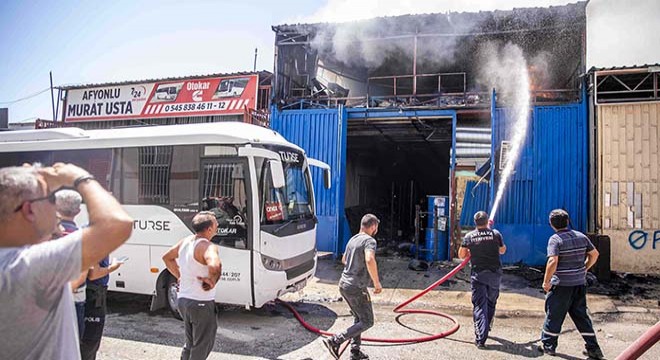 Antalya Yeşil Sanayi Sitesi'nde yangın