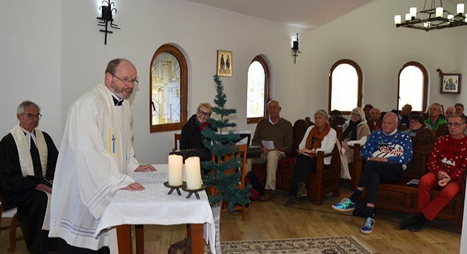 Antalya'da Dinler Bahçesi'nde Noel ayini