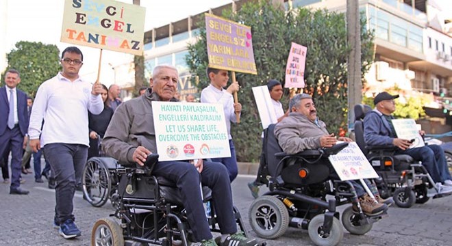 Antalya'da Engelliler Günü Sevgi Yürüyüşü ile kutlandı