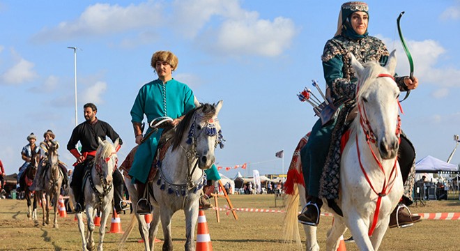 Antalya'da Yörük Türkmen Festivali'ne coşkulu açılış