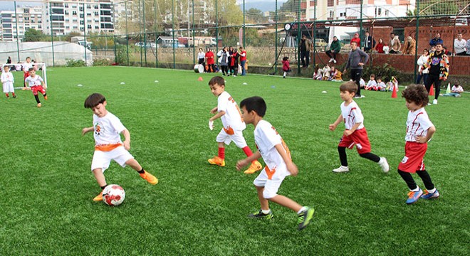 Antalya'da anasınıfı öğrencilerine spor eğitimi