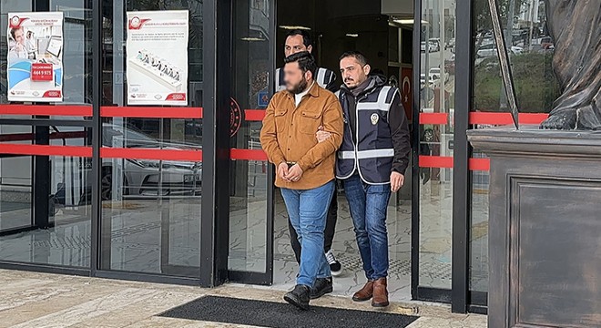 Antalya'da Türk bayrağını kesen şüpheli tutuklandı