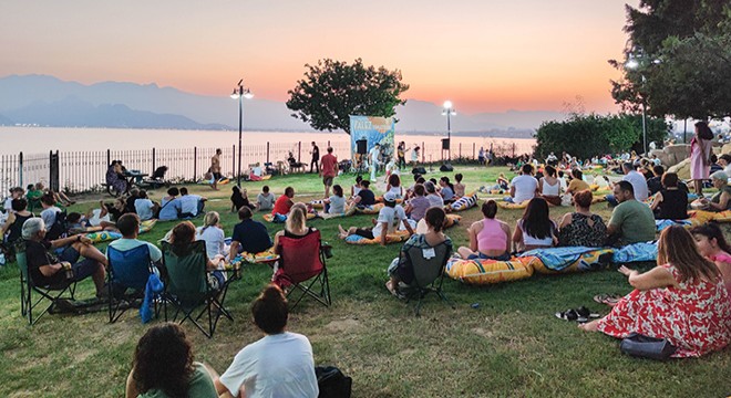 Antalya'da falez dinletileri devam ediyor