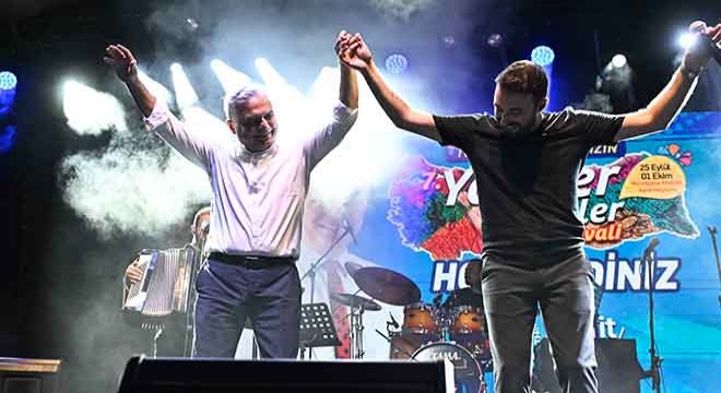 Antalya'da festivalde Karadeniz fırtınası