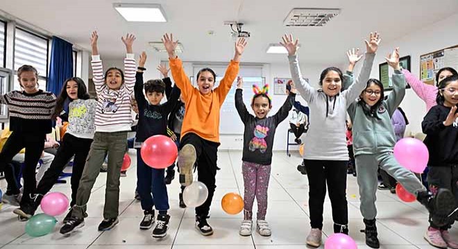 Antalya'da hem eğlenip hem öğreniyorlar