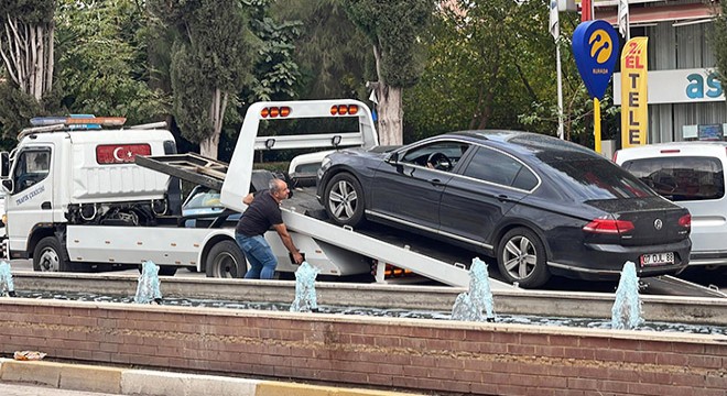 Antalya'da tazminatı ödemeyen belediye şirketinin aracı haczedildi