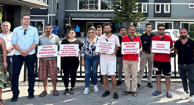 Antalya'da işten çıkarılan otel işçileri eylem yaptı