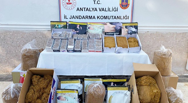 Antalya'da jandarmadan kaçak sigara ve tütün baskını