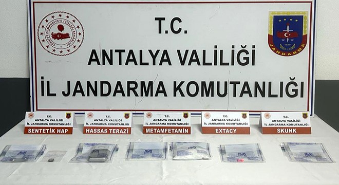 Antalya'da jandarmadan uyuşturucu baskını