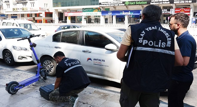 Antalya'da otomobildeki para dolu torba çalındı