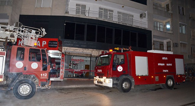 Antalya'da merdiven boşluğundaki duman korkuttu