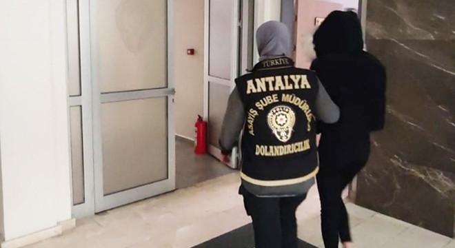 Antalya'da nitelikli dolandırıcılıktan 2 tutuklama