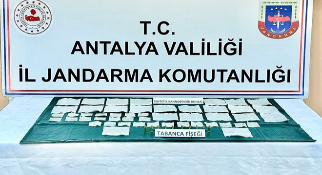 Antalya'da otomobilde uyuşturucu ele geçirildi