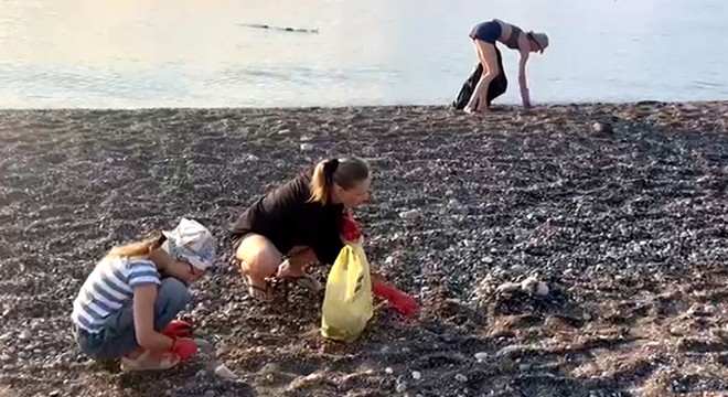 Antalya'da turistlerden örnek hareket