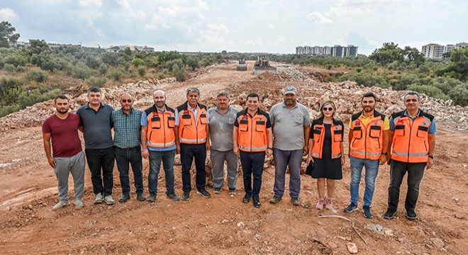 Antalya'da yol için dağlar aşıldı