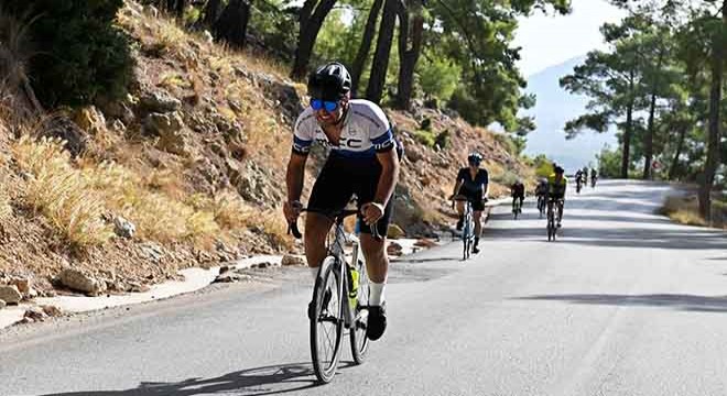 Antalya'da zirveye pedal çevirdiler