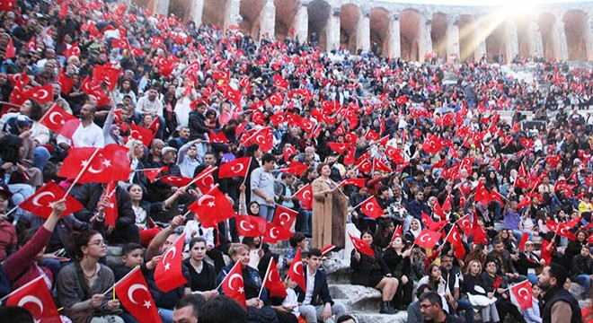 Aspendos'ta 23 Nisan Çocuk Şenliği