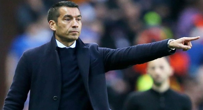 Beşiktaş’ta rota van Bronckhorst'a döndü