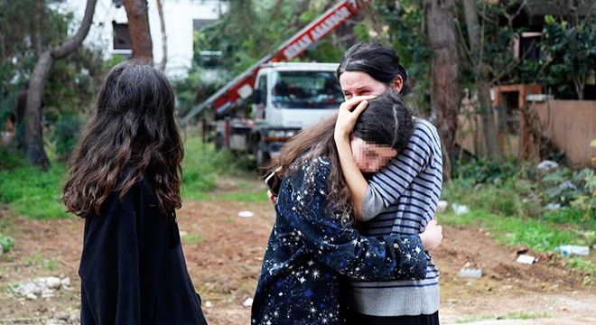 Boşanma aşamasındaki eşi evi sattı; ikizleriyle sokakta kaldı