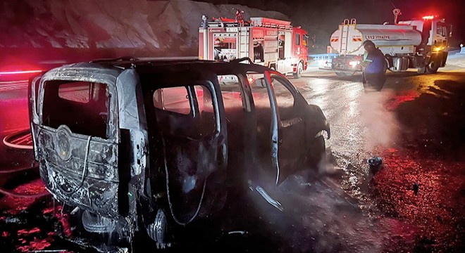 Burdur-Antalya yolunda araç yangını