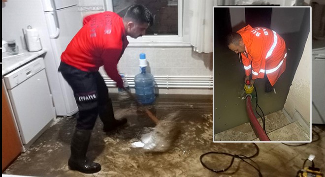 Burdur'da sağanak su baskınlarına neden oldu