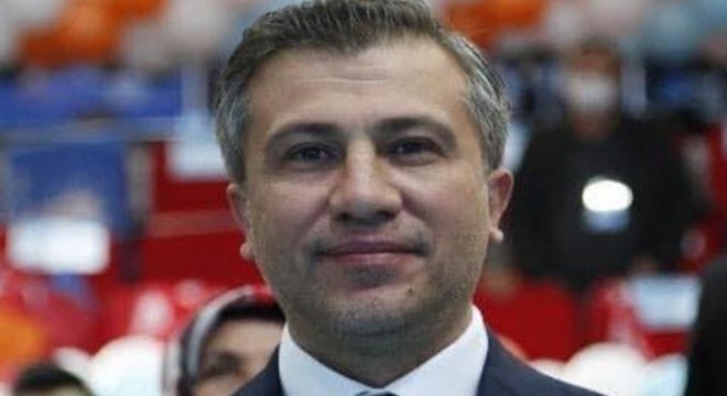 CHP ile AK Parti'nin il başkanlarına 'izmarit atma' cezası kesti