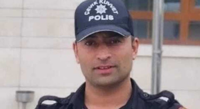 Çevik kuvvet polisi evinde ölü bulundu