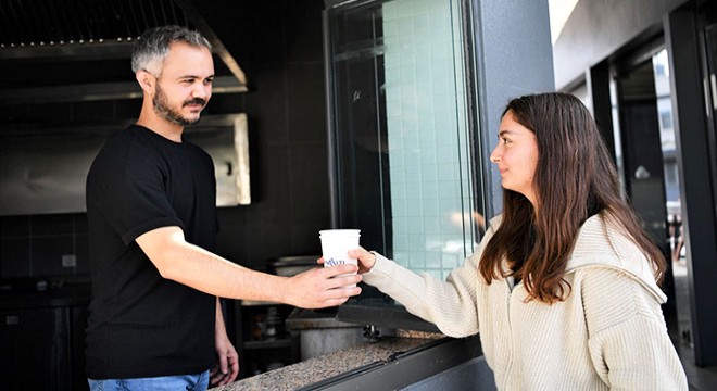 Antalya'da gençlik lokalinde çay çorba ikramı