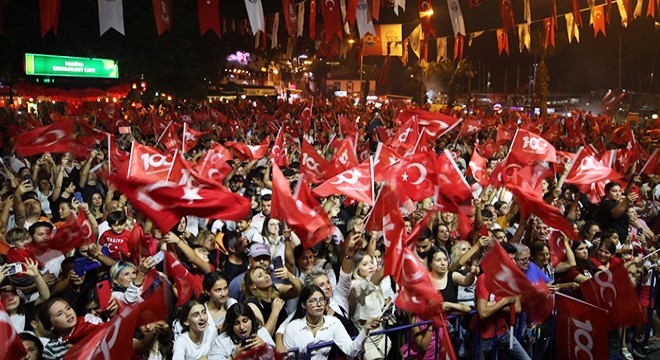 Cumhuriyetin 100. yılı Kaş'ta coşkuyla kutlandı