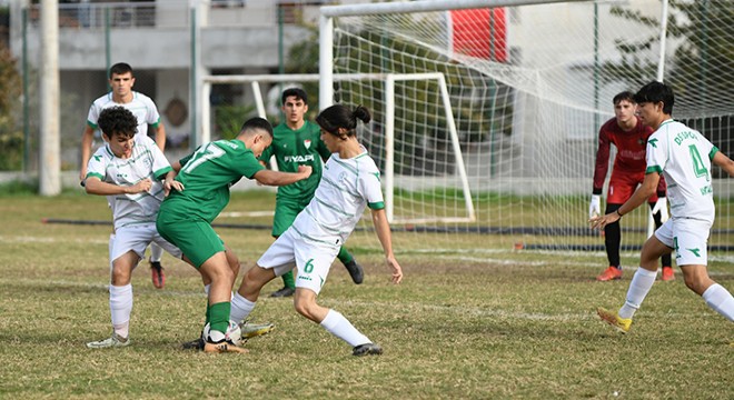 Demrespor U18, DSİ'yi 4 golle geçti